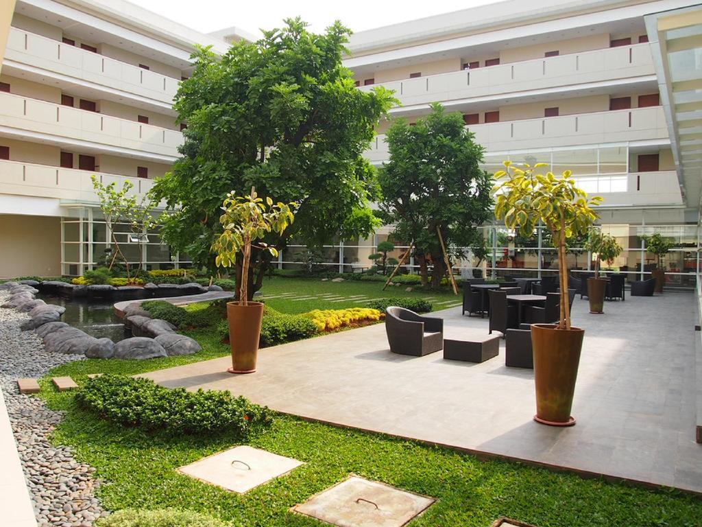 Treepark Apartamento con servicio Karawang Aparthotel Exterior foto